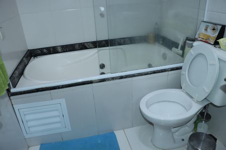 Casa para alugar com 200m², 4 quartos e 2 vagasBanheiro da Suíte 2