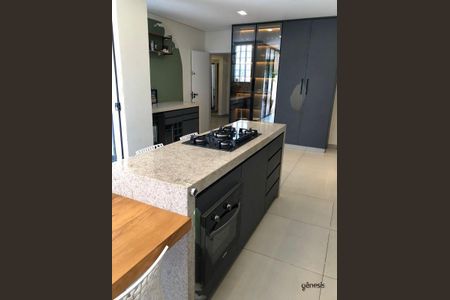Casa à venda com 292m², 4 quartos e 2 vagas