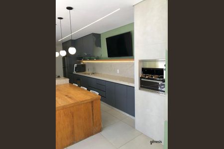 Casa à venda com 292m², 4 quartos e 2 vagas