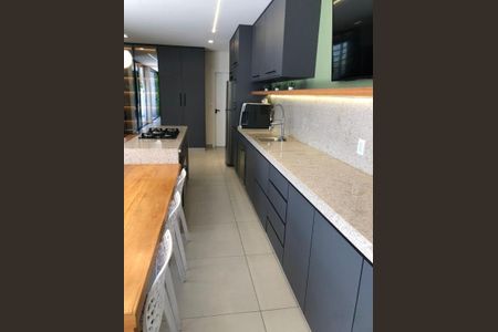 Casa à venda com 292m², 4 quartos e 2 vagas