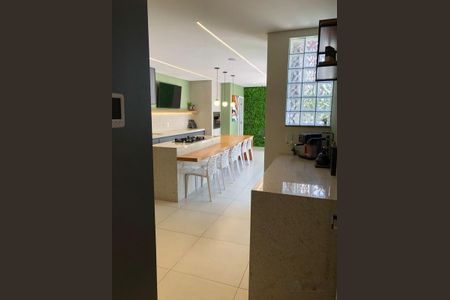 Casa à venda com 292m², 4 quartos e 2 vagas