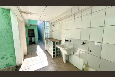 Casa à venda com 168m², 2 quartos e 2 vagas Casa à venda com 168m², 2 quartos e 2 vagasÁrea de Serviço