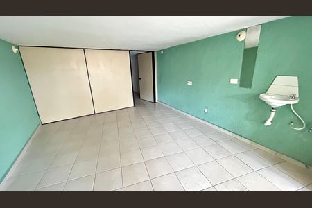 Casa à venda com 168m², 2 quartos e 2 vagas Casa à venda com 168m², 2 quartos e 2 vagasGaragem
