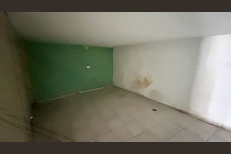 Casa à venda com 168m², 2 quartos e 2 vagas Casa à venda com 168m², 2 quartos e 2 vagasGaragem