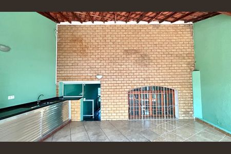 Casa à venda com 168m², 2 quartos e 2 vagas Casa à venda com 168m², 2 quartos e 2 vagasChurrasqueira