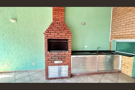 Casa à venda com 168m², 2 quartos e 2 vagas Casa à venda com 168m², 2 quartos e 2 vagasChurrasqueira