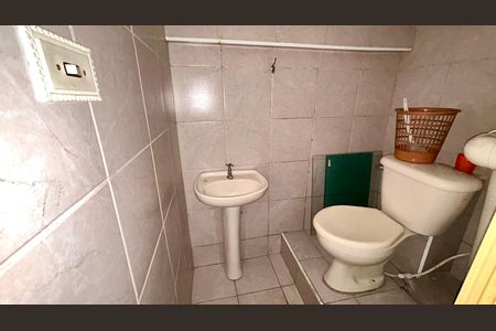 Casa à venda com 168m², 2 quartos e 2 vagas Casa à venda com 168m², 2 quartos e 2 vagasBanheiro 2