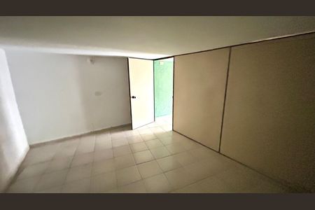 Casa à venda com 168m², 2 quartos e 2 vagas Casa à venda com 168m², 2 quartos e 2 vagasGaragem