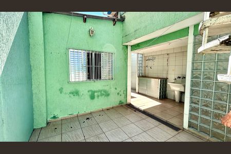 Casa à venda com 168m², 2 quartos e 2 vagas Casa à venda com 168m², 2 quartos e 2 vagasQuintal