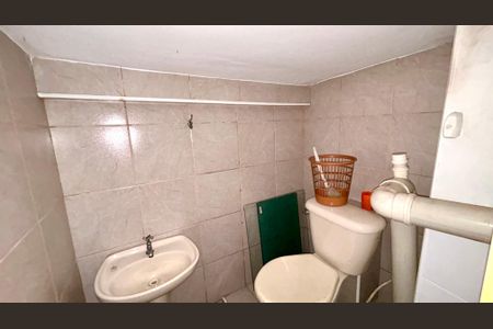 Casa à venda com 168m², 2 quartos e 2 vagas Casa à venda com 168m², 2 quartos e 2 vagasBanheiro 2