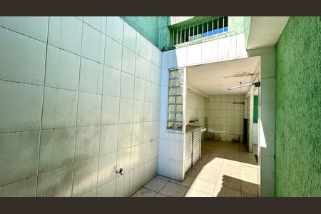 Casa à venda com 168m², 2 quartos e 2 vagas Casa à venda com 168m², 2 quartos e 2 vagasÁrea de Serviço