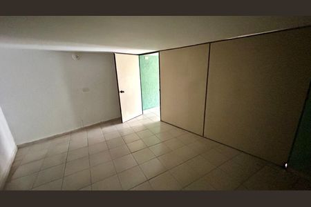 Casa à venda com 168m², 2 quartos e 2 vagas Casa à venda com 168m², 2 quartos e 2 vagasGaragem