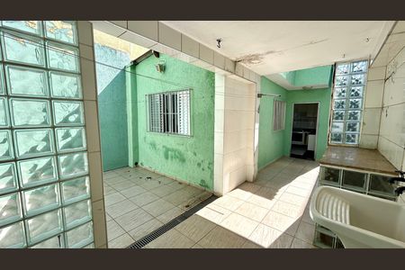 Casa à venda com 168m², 2 quartos e 2 vagas Casa à venda com 168m², 2 quartos e 2 vagasÁrea de Serviço