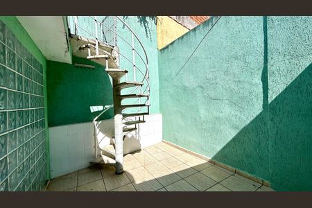 Casa à venda com 168m², 2 quartos e 2 vagas Casa à venda com 168m², 2 quartos e 2 vagasQuintal