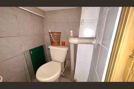 Casa à venda com 168m², 2 quartos e 2 vagas Casa à venda com 168m², 2 quartos e 2 vagasBanheiro 2