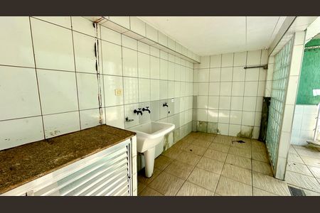 Casa à venda com 168m², 2 quartos e 2 vagas Casa à venda com 168m², 2 quartos e 2 vagasÁrea de Serviço