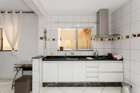 Casa para alugar com 171m², 3 quartos e 2 vagasCozinha 