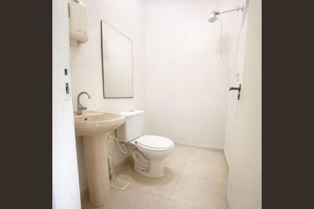 Banheiro de kitnet/studio à venda com 1 quarto, 33m² em Cristo Redentor, Porto Alegre