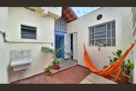 Casa para alugar com 55m², 1 quarto e sem vagaQuintal e área de serviço