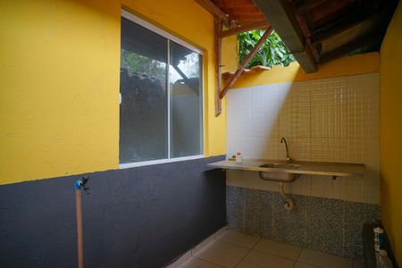 Casa para alugar com 40m², 2 quartos e 1 vagaÁrea de Serviço