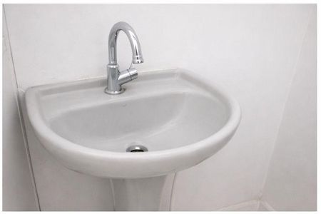 Banheiro de kitnet/studio à venda com 1 quarto, 27m² em Cristo Redentor, Porto Alegre