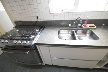 Apartamento à venda com 104m², 2 quartos e 2 vagasCozinha