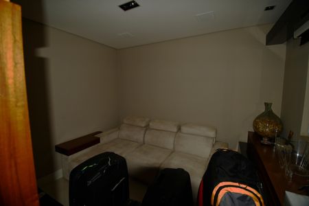 Apartamento à venda com 104m², 2 quartos e 2 vagasSala de TV