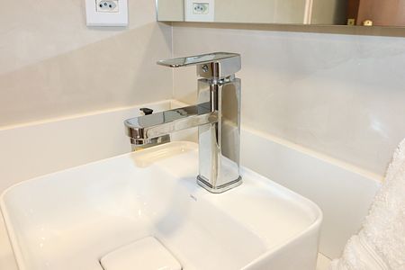 Apartamento à venda com 150m², 4 quartos e 2 vagasBanheiro da Suíte 1 - Torneira