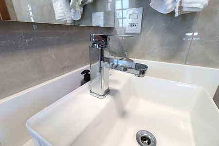 Apartamento à venda com 150m², 4 quartos e 2 vagasBanheiro da Suíte 2 - Torneira