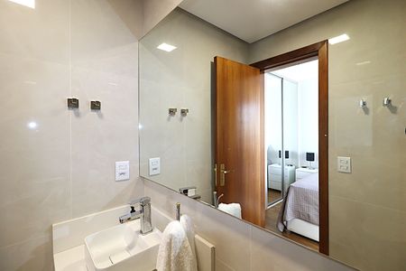 Apartamento à venda com 150m², 4 quartos e 2 vagasBanheiro da Suíte 1