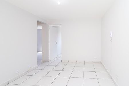 Sala de apartamento para alugar com 2 quartos, 39m² em Conjunto Habitacional Fazenda do Carmo, São Paulo