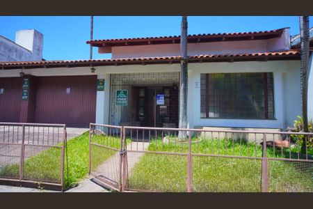 Casa à venda com 280m², 4 quartos e 4 vagasFachada 