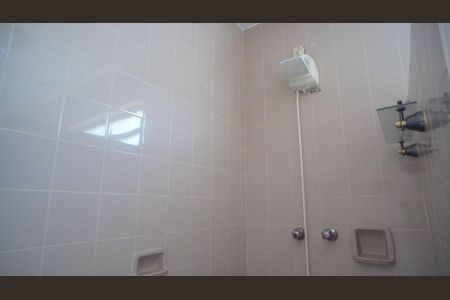 Casa à venda com 280m², 4 quartos e 4 vagasBanheiro 1