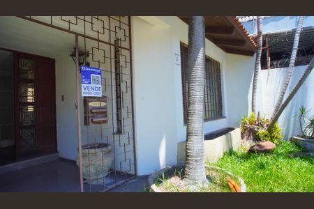 Casa à venda com 280m², 4 quartos e 4 vagasEntrada da casa 