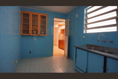 Casa à venda com 280m², 4 quartos e 4 vagasCozinha 