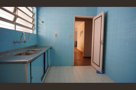 Casa à venda com 280m², 4 quartos e 4 vagasCozinha 