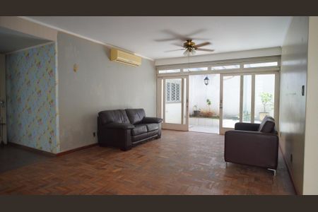 Casa à venda com 280m², 4 quartos e 4 vagasSala