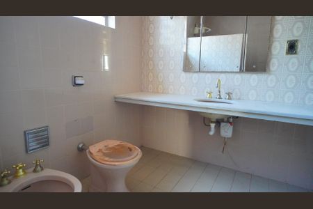 Casa à venda com 280m², 4 quartos e 4 vagasBanheiro 1