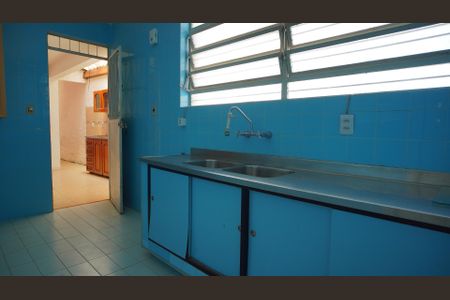 Casa à venda com 280m², 4 quartos e 4 vagasCozinha 