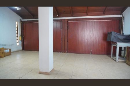 Casa à venda com 280m², 4 quartos e 4 vagasGaragem
