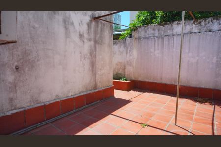 Casa à venda com 280m², 4 quartos e 4 vagasPátio fundos 