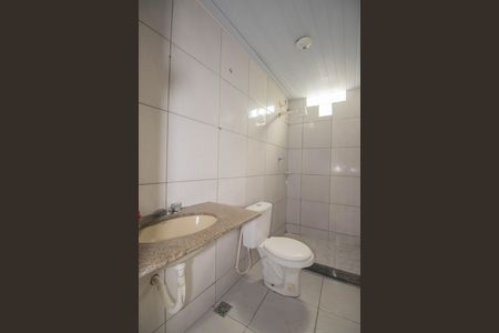 Banheiro de casa para alugar com 1 quarto, 48m² em Nova Cidade, São Gonçalo