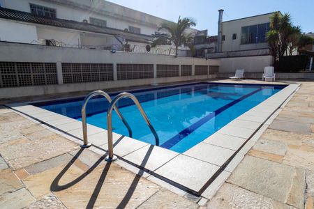 Apartamento para alugar com 60m², 2 quartos e 2 vagas Apartamento para alugar com 60m², 2 quartos e 2 vagasÁrea comum - Piscina