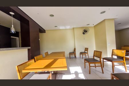 Apartamento para alugar com 58m², 2 quartos e 1 vagaÁrea comum - Salão de festas