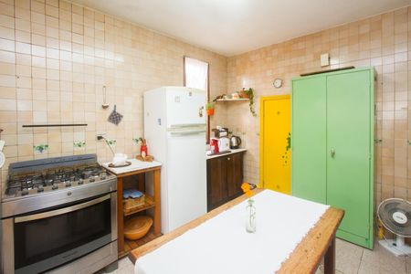 Casa para alugar com 300m², 4 quartos e 2 vagas