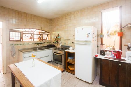 Casa para alugar com 300m², 4 quartos e 2 vagas