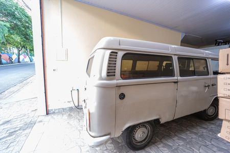 Casa para alugar com 300m², 6 quartos e 5 vagasGalpão