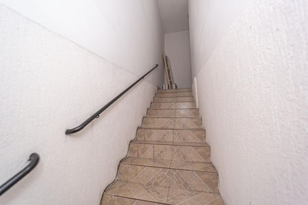 Casa para alugar com 300m², 6 quartos e 5 vagasEscada