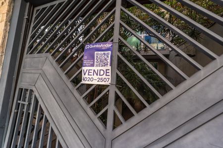 Casa para alugar com 300m², 6 quartos e 5 vagasPlaca