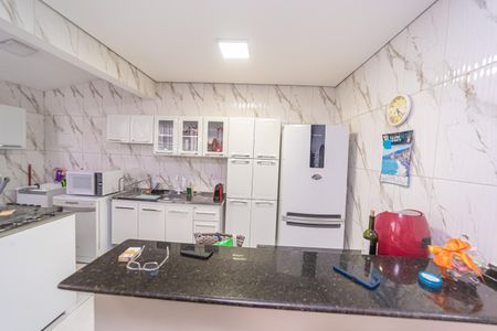 Casa para alugar com 300m², 6 quartos e 5 vagasCozinha da Edícula